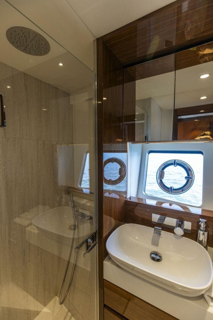 2021 Sunseeker Manhattan