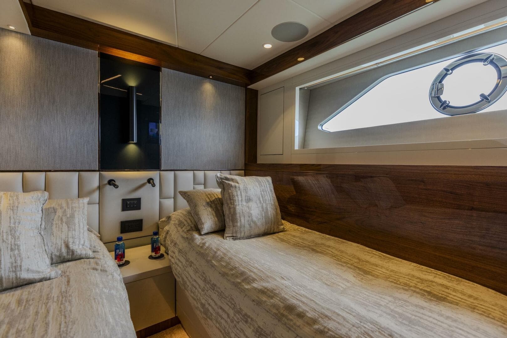 2021 Sunseeker Manhattan