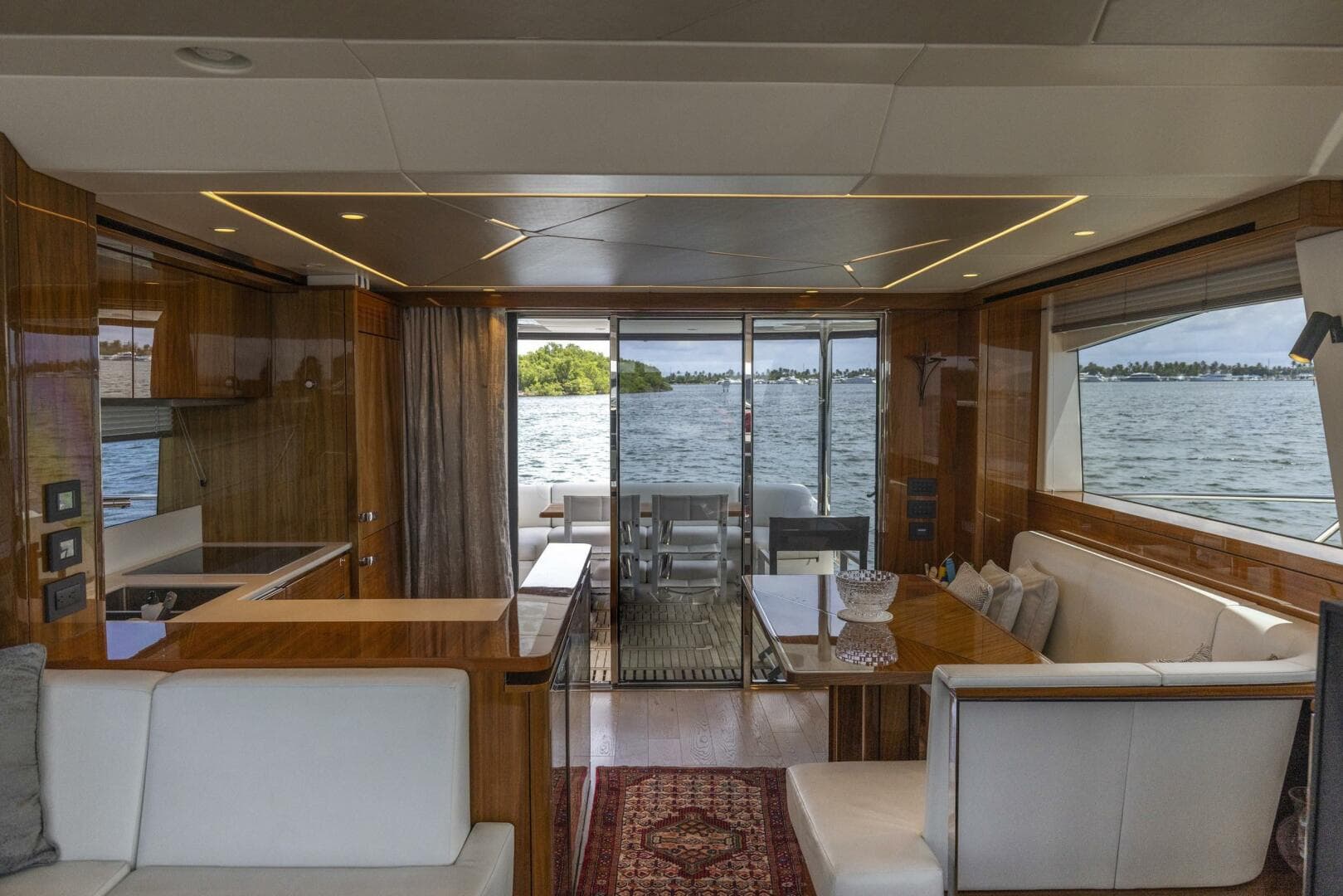 2021 Sunseeker Manhattan