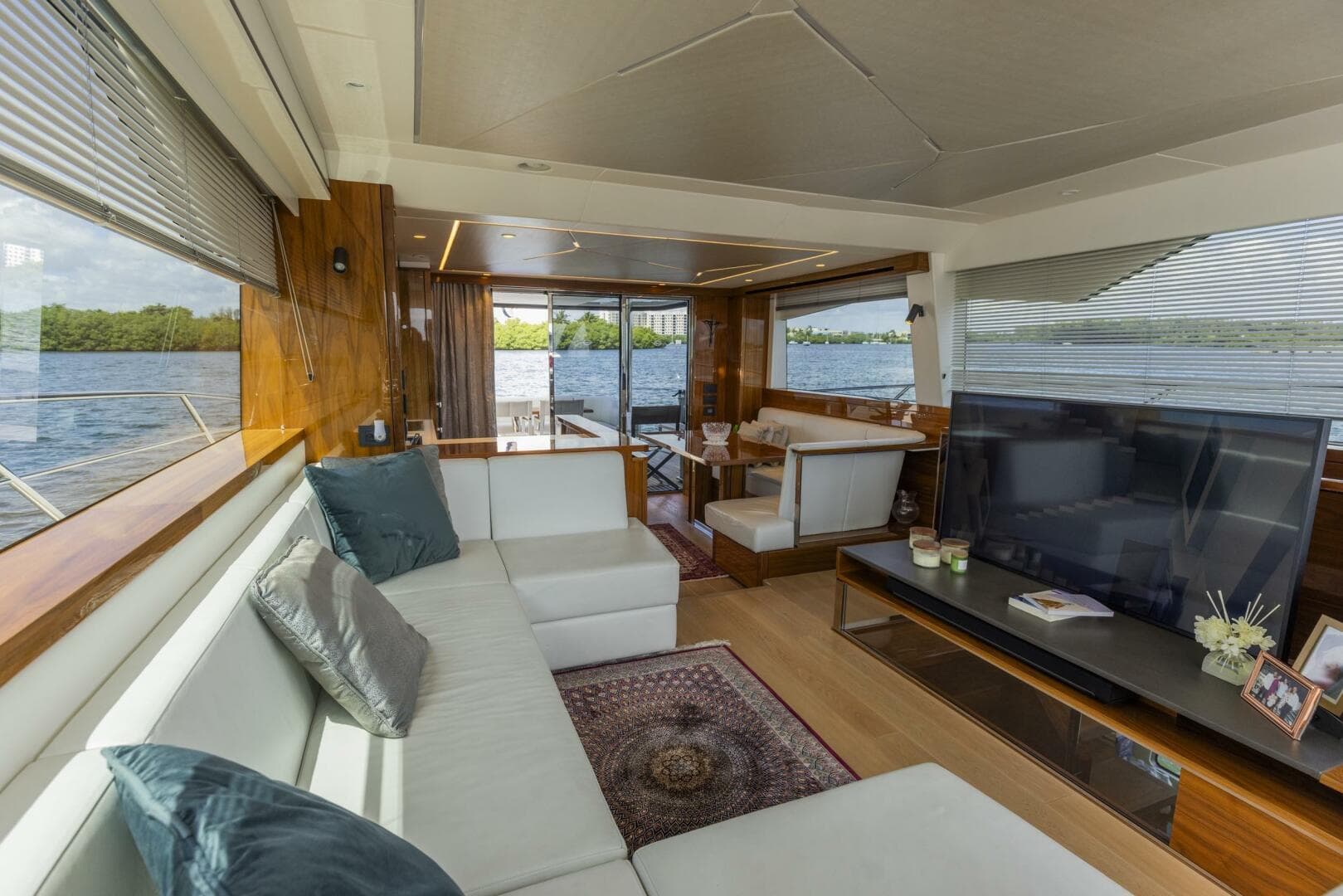 2021 Sunseeker Manhattan