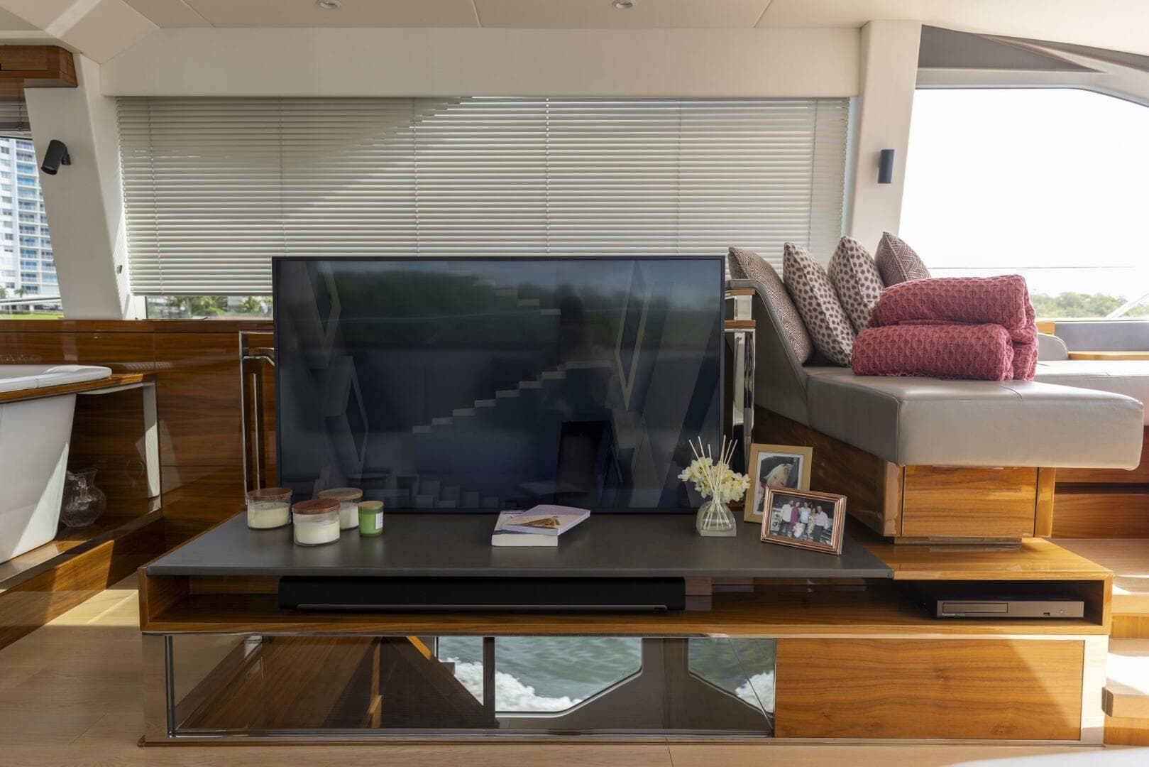 2021 Sunseeker Manhattan