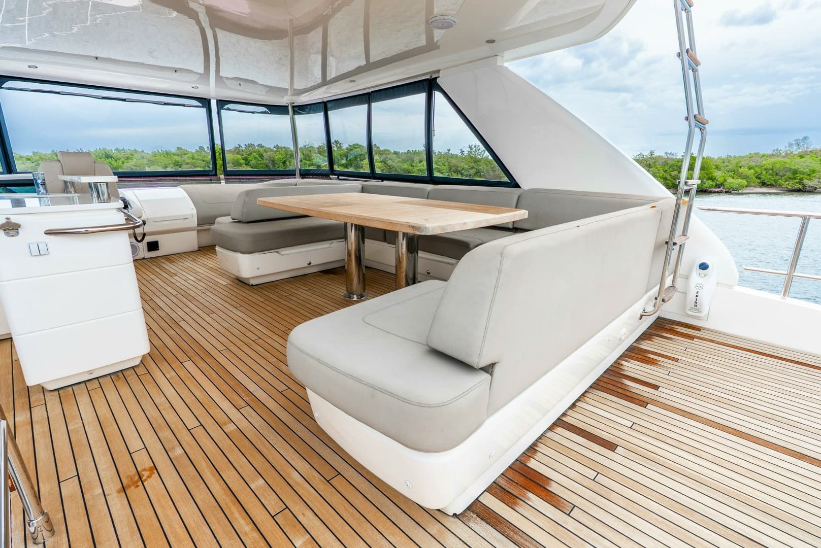 2018 Princess Yachts 