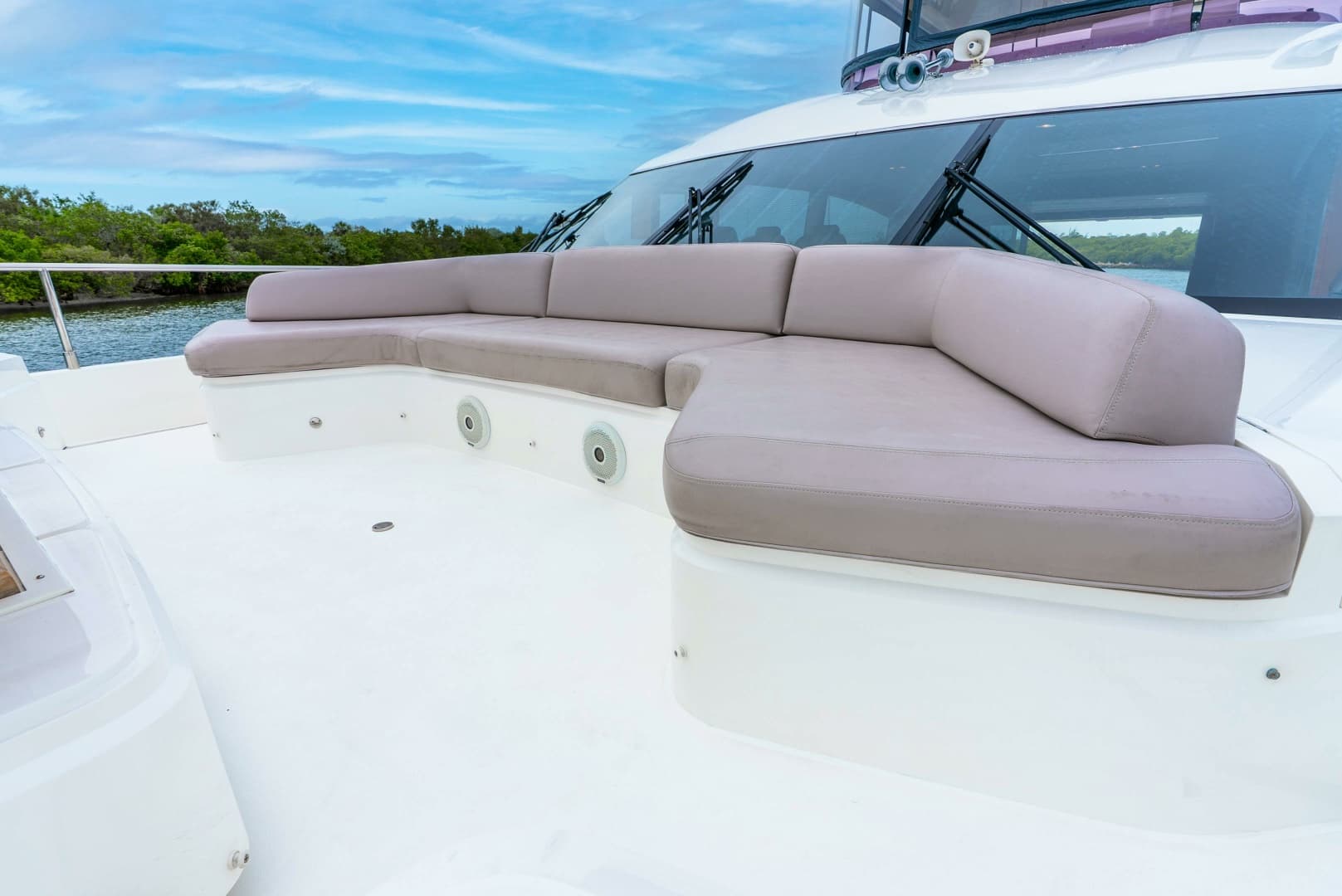 2018 Princess Yachts 