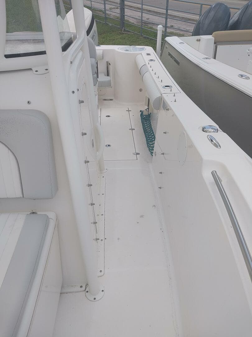 2019 Sea Born SX239 offshore