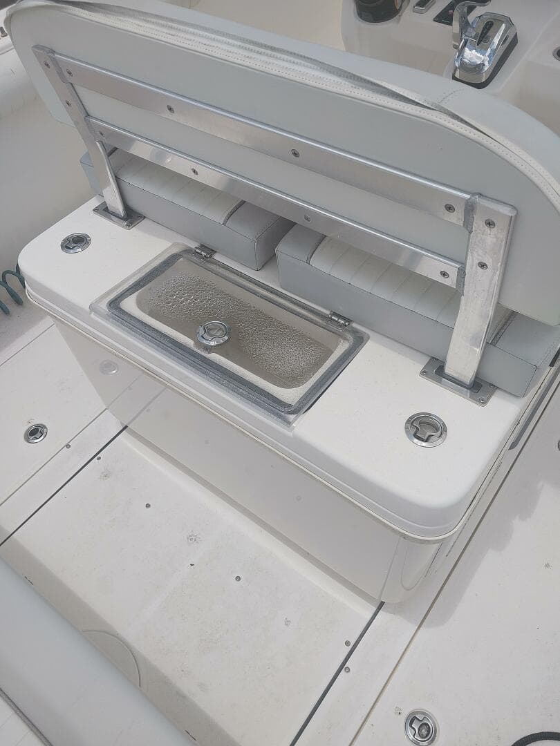 2019 Sea Born SX239 offshore