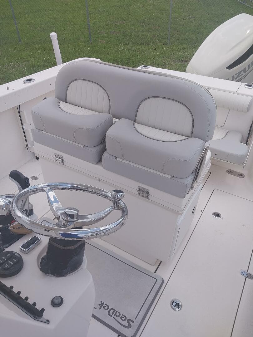 2019 Sea Born SX239 offshore