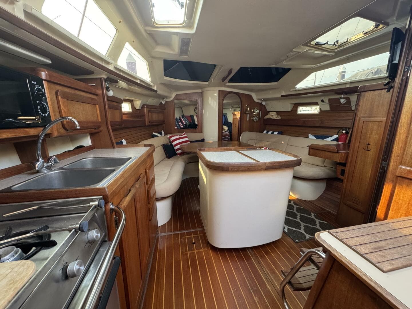 1991 Hunter 36 Vision