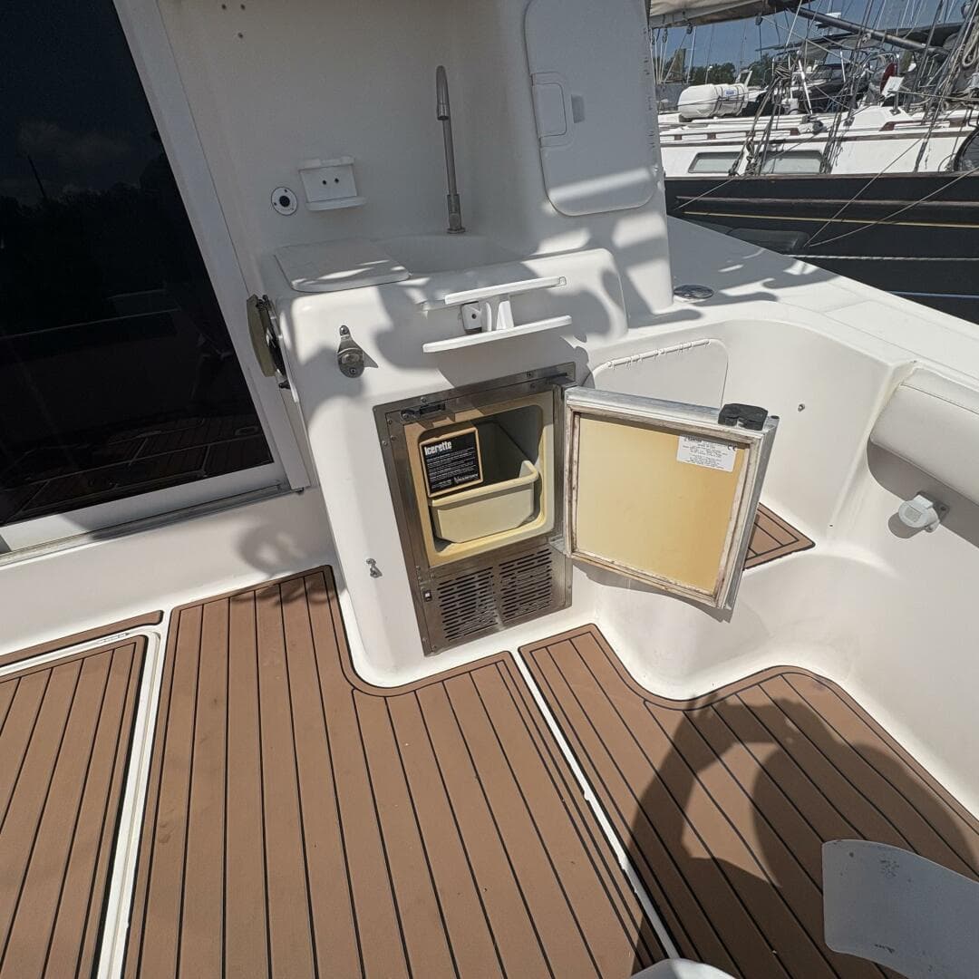 2001 Silverton 42 Convertible