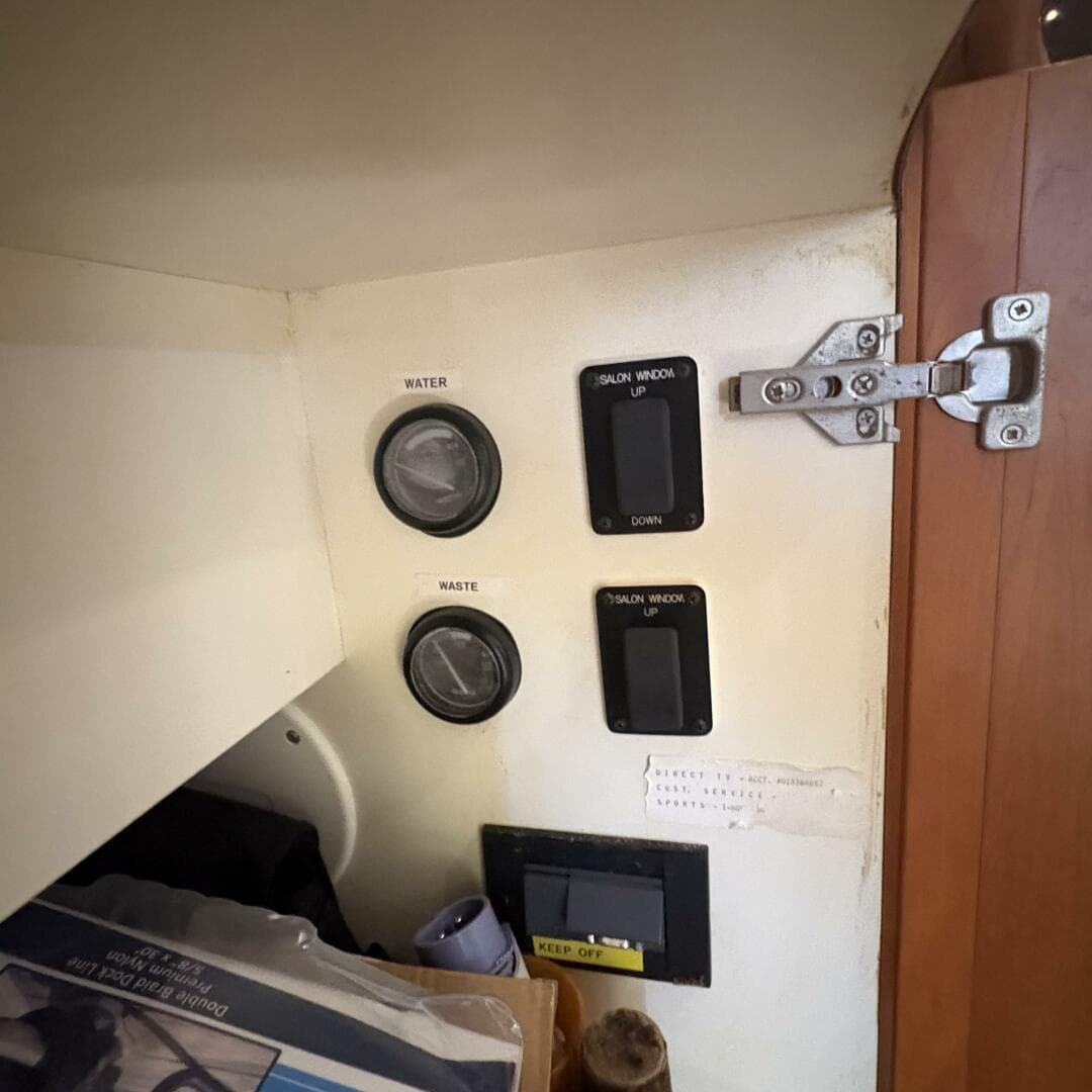 2001 Silverton 42 Convertible