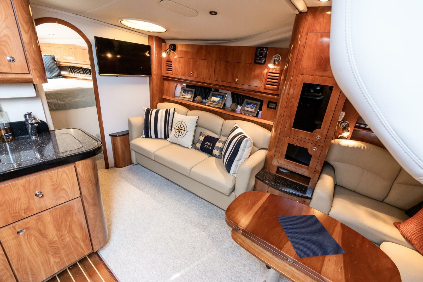 2008 Four Winns V378