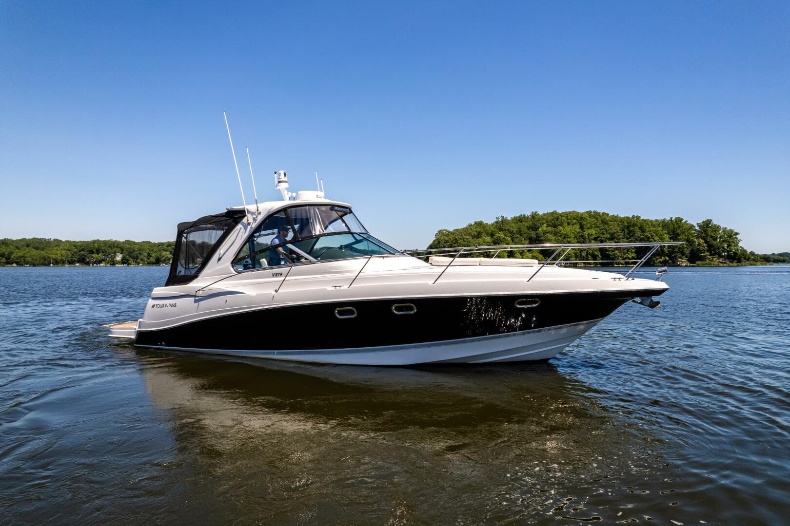 2008 Four Winns V378