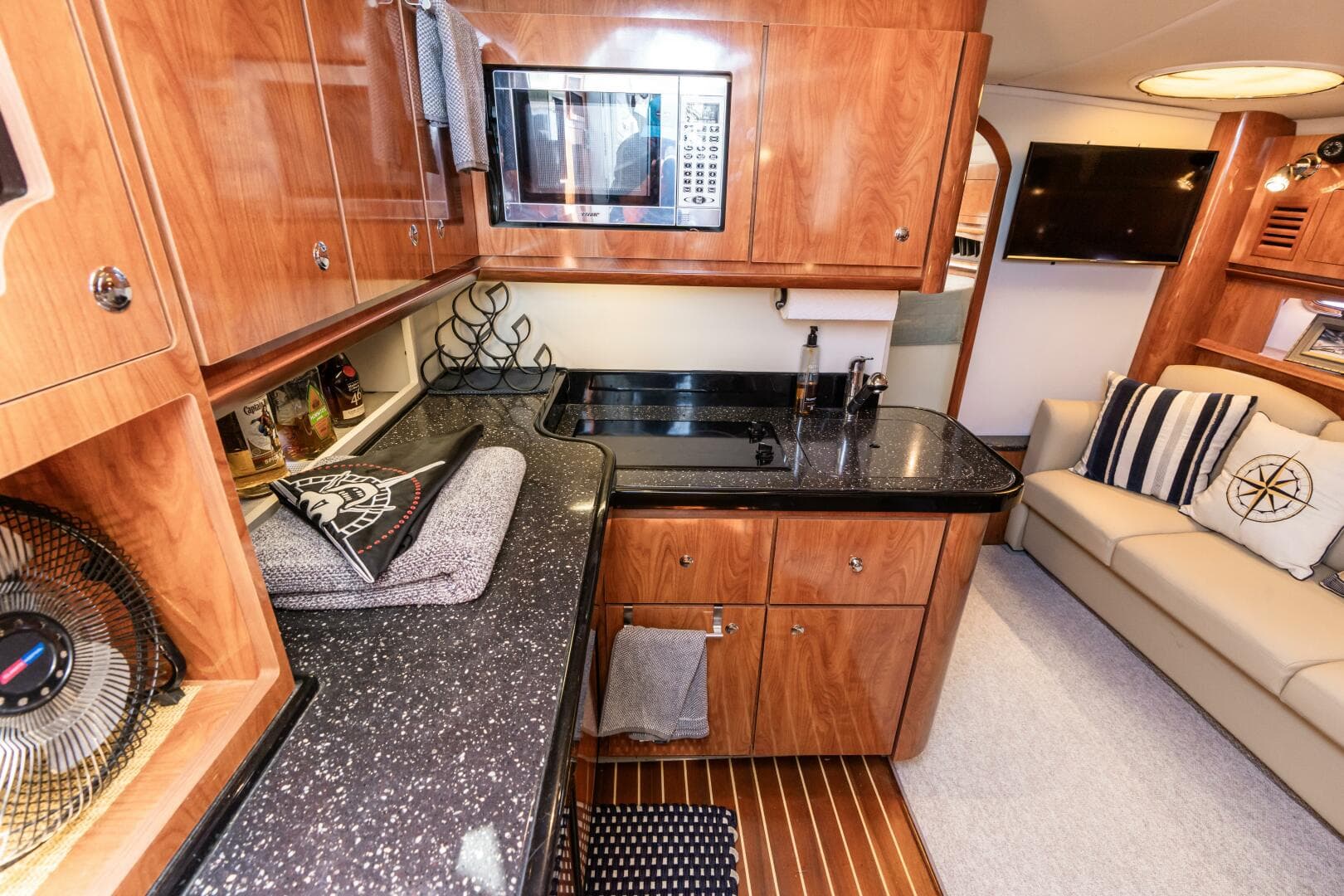 2008 Four Winns V378