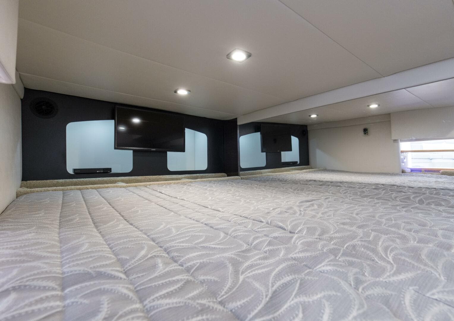 2017 37 Formula 370 SS Bluebird Rear Stateroom