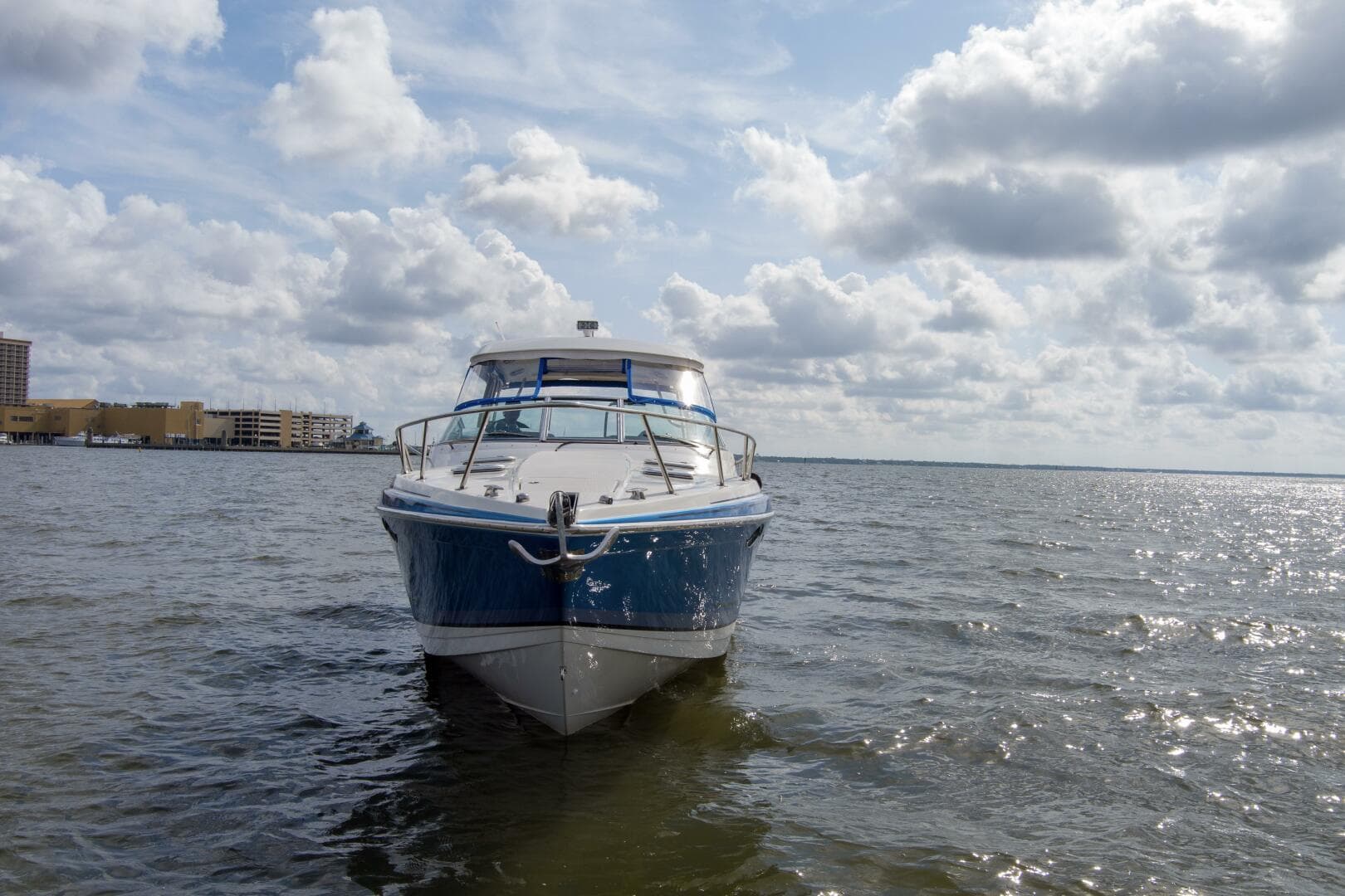 2017 37 Formula 370 SS Bluebird Bow