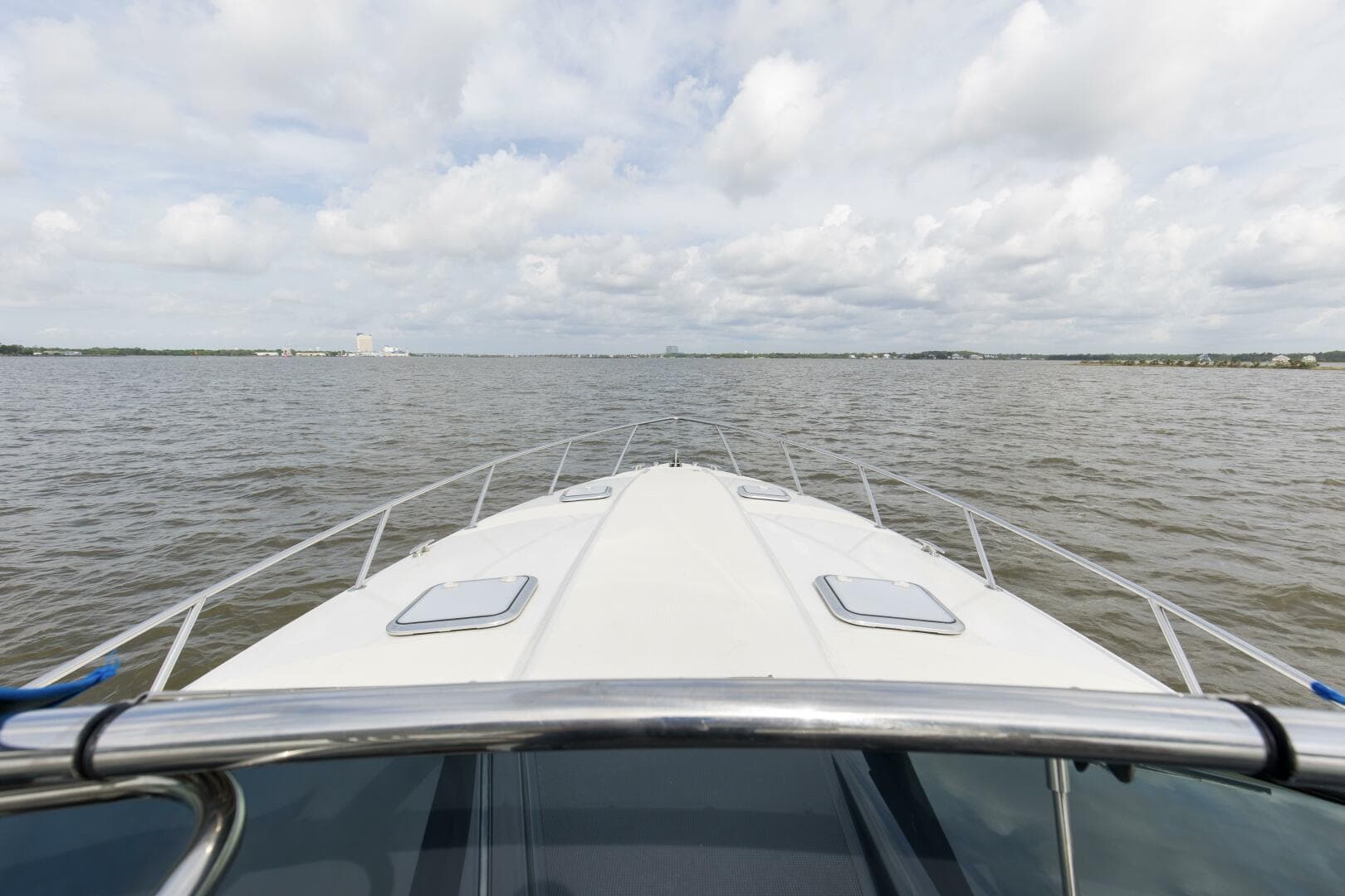 2017 37 Formula 370 SS Bluebird Bow (2)