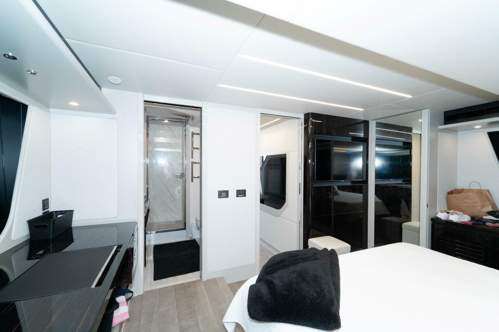 2023 Absolute 62 Fly