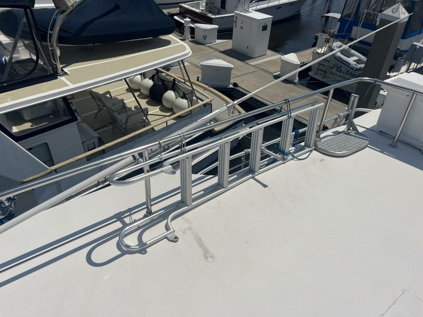 2001 Great Harbour GH47