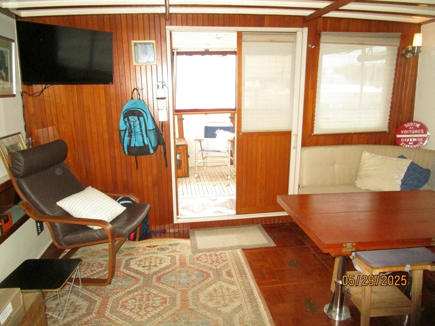 36' Kadey-Krogen salon aft