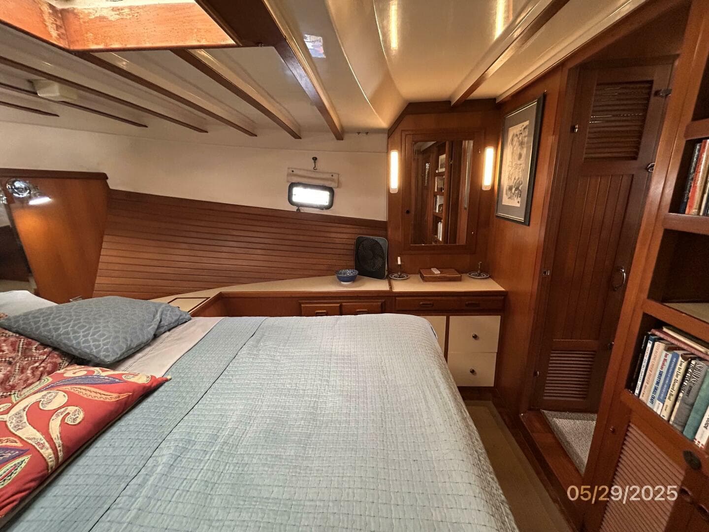 36' Kadey-Krogen stateroom starboard