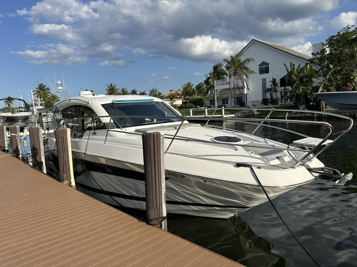 2020 Four Winns Vista 355 Coupe