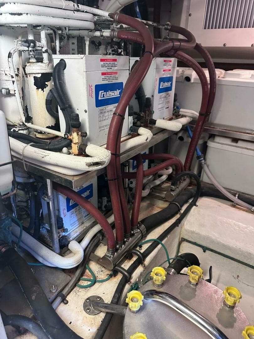 Riviera 51 Down Under  - Engine Room