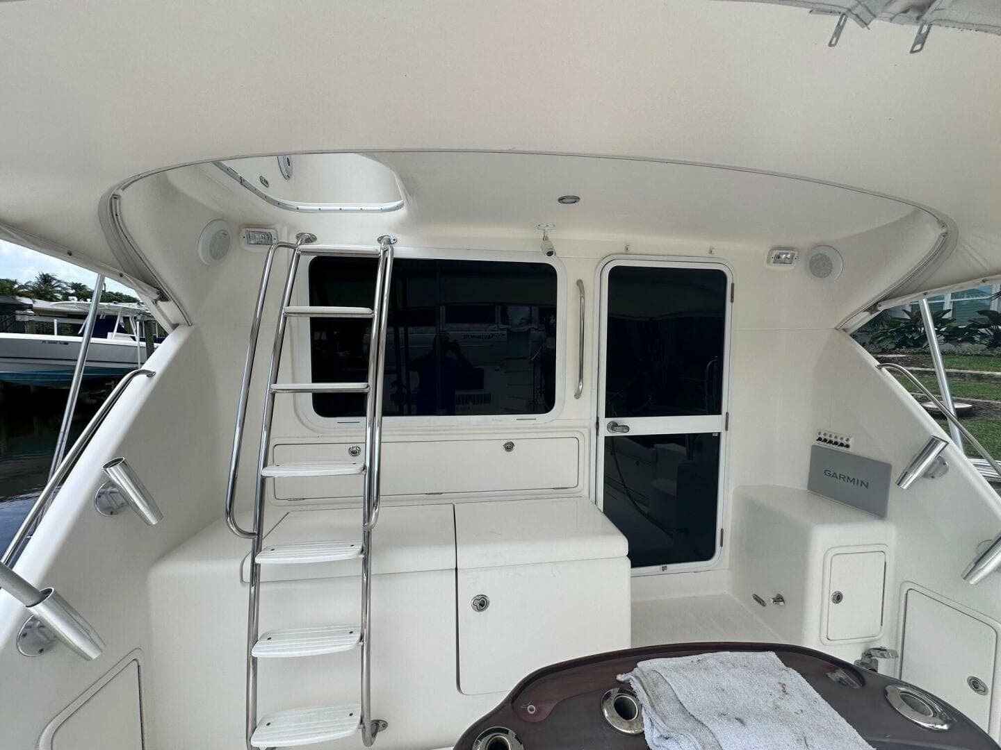 Riviera 51 Down Under  - Cockpit