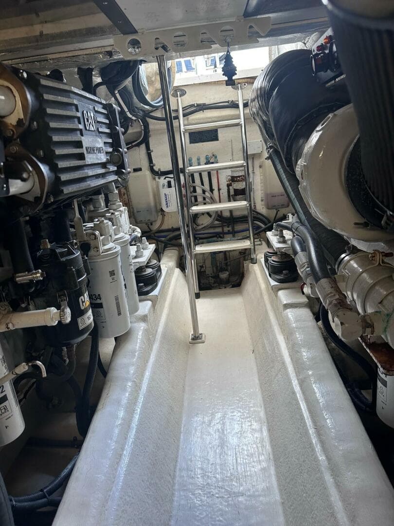 Riviera 51 Down Under  - Engine Room