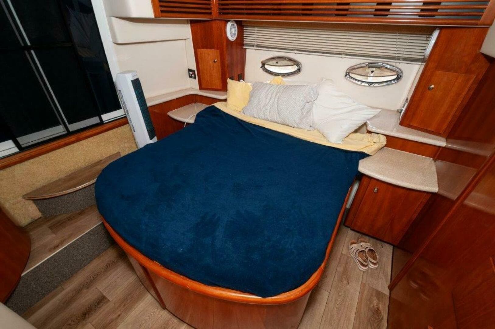 2002 Carver 444 CPMY- Graham's Enterprise 