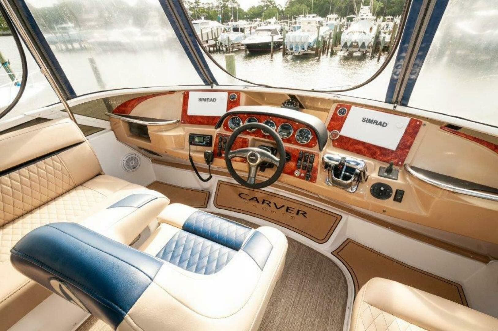 2002 Carver 444 CPMY- Graham's Enterprise 