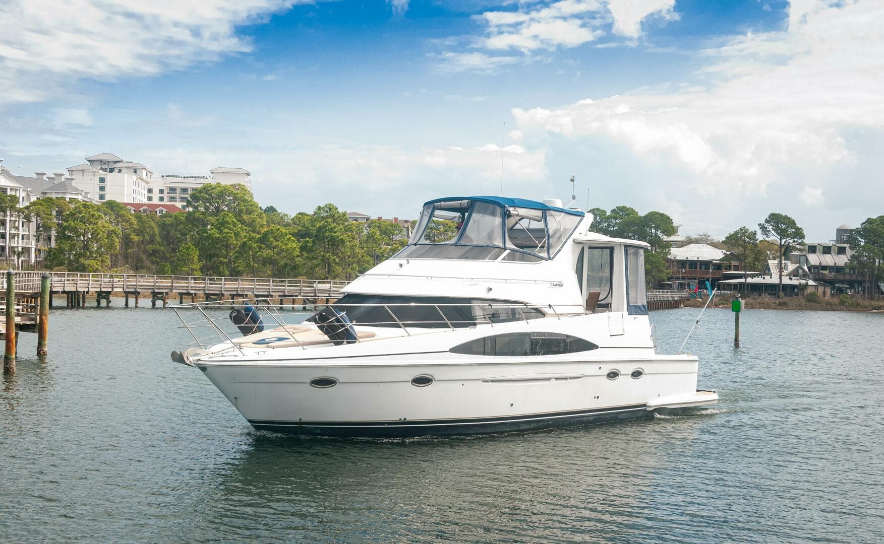 2002 Carver 444 Cockpit Motor Yacht