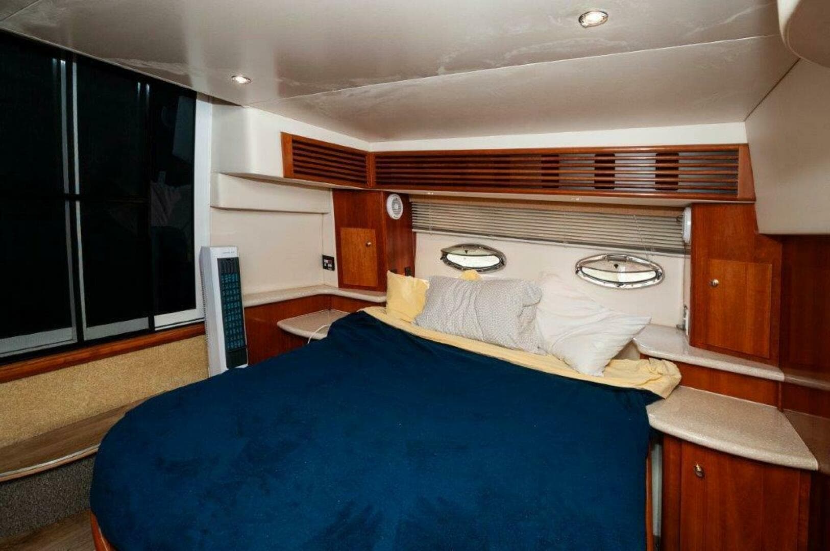 2002 Carver 444 CPMY- Graham's Enterprise 