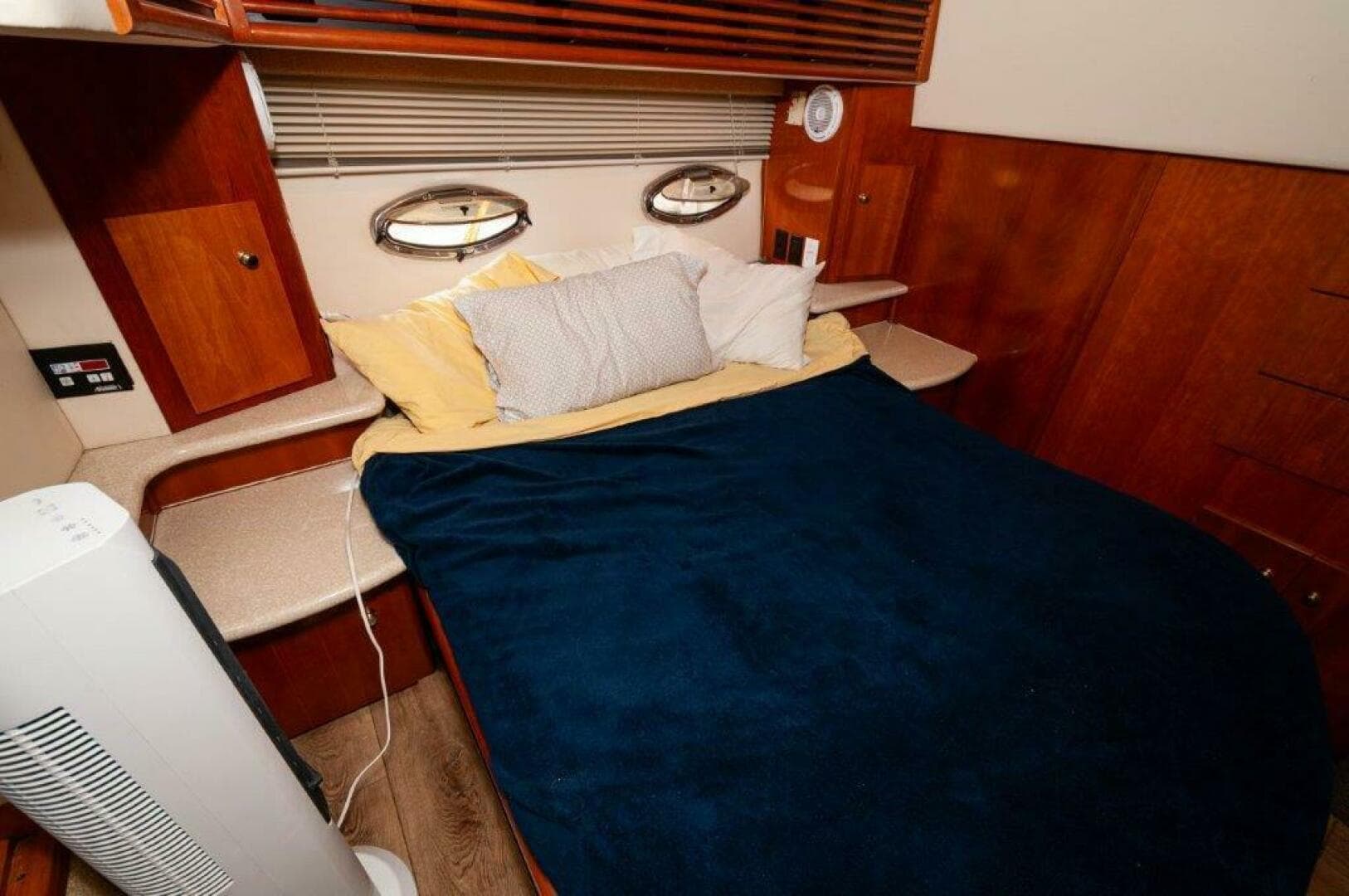 2002 Carver 444 CPMY- Graham's Enterprise 