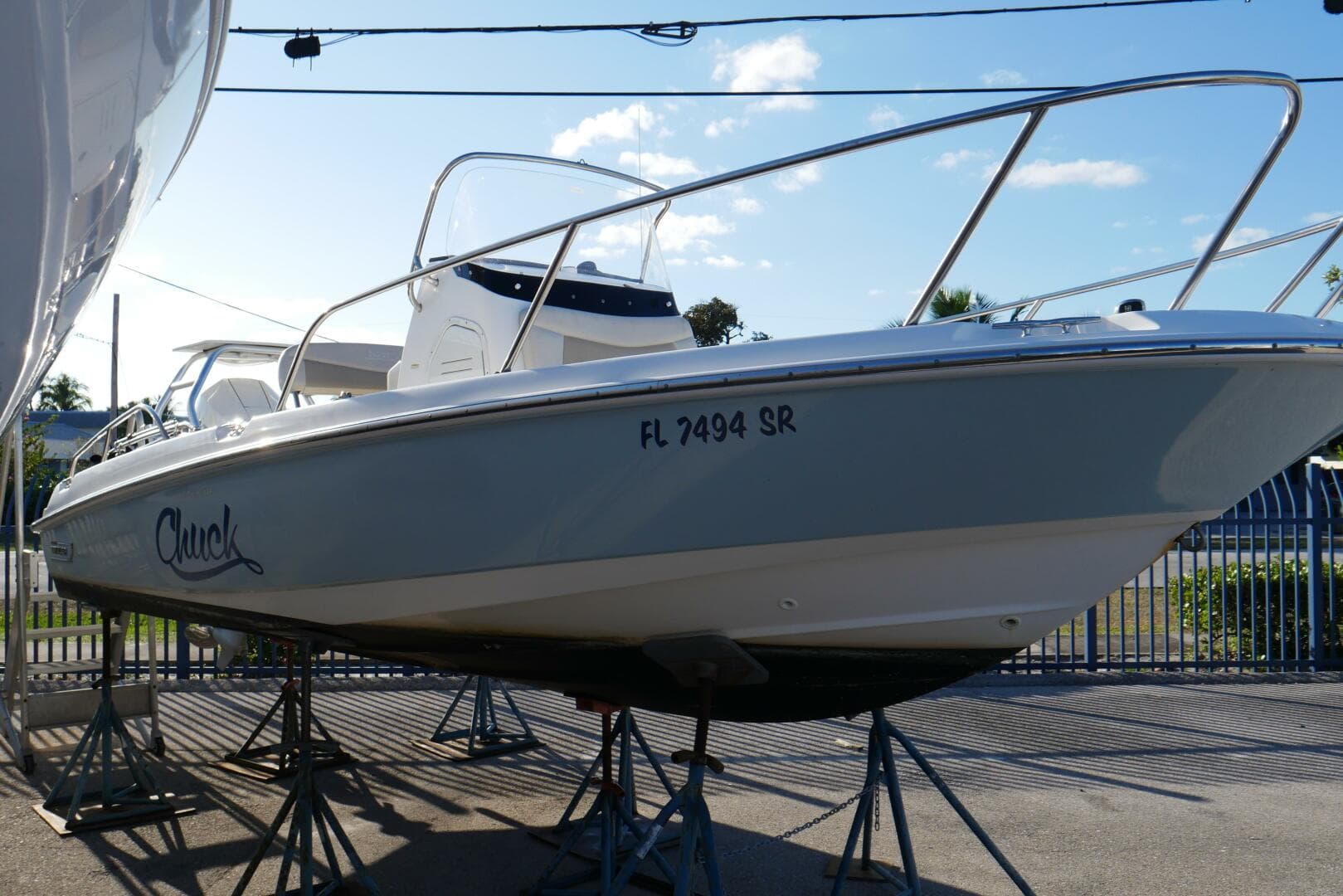 Boston Whaler 31 - CHUCK - Starboard Profile
