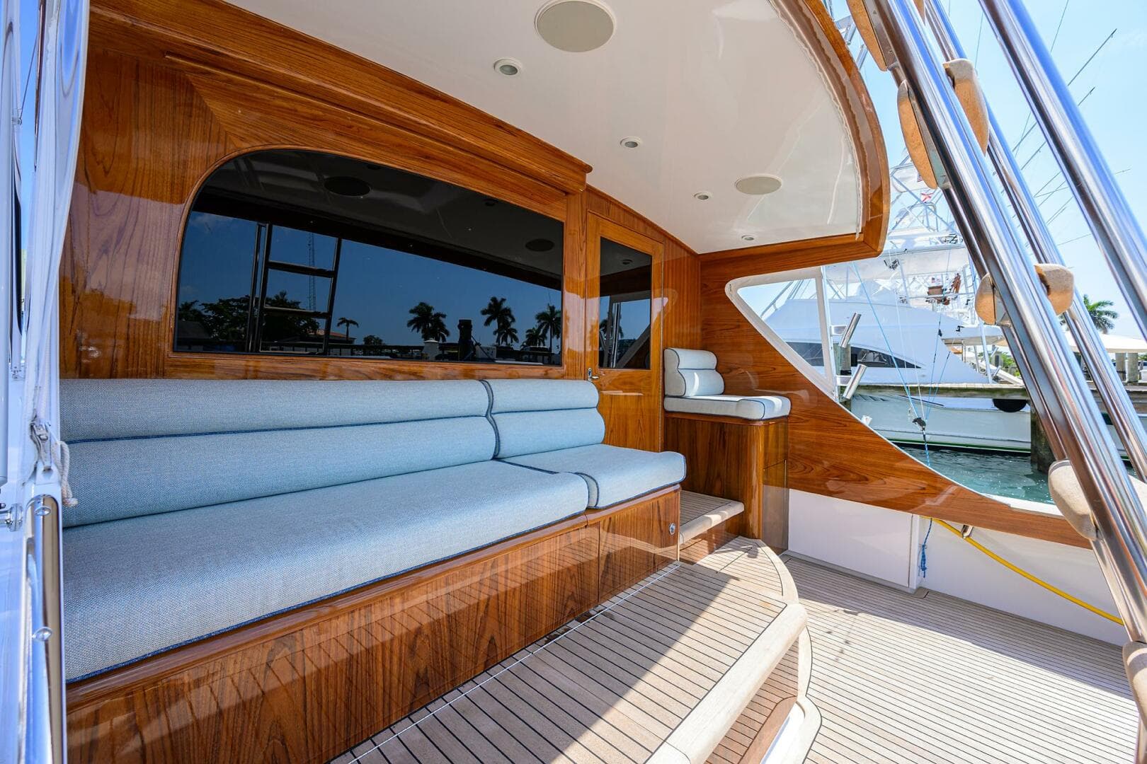 2004 Rybovich 62 Base Camp - Cockpit