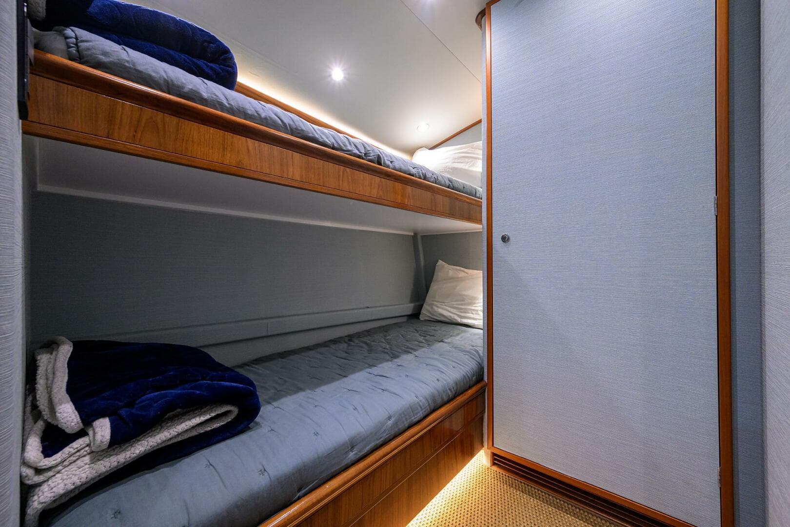 2004 Rybovich 62 Base Camp - Guest