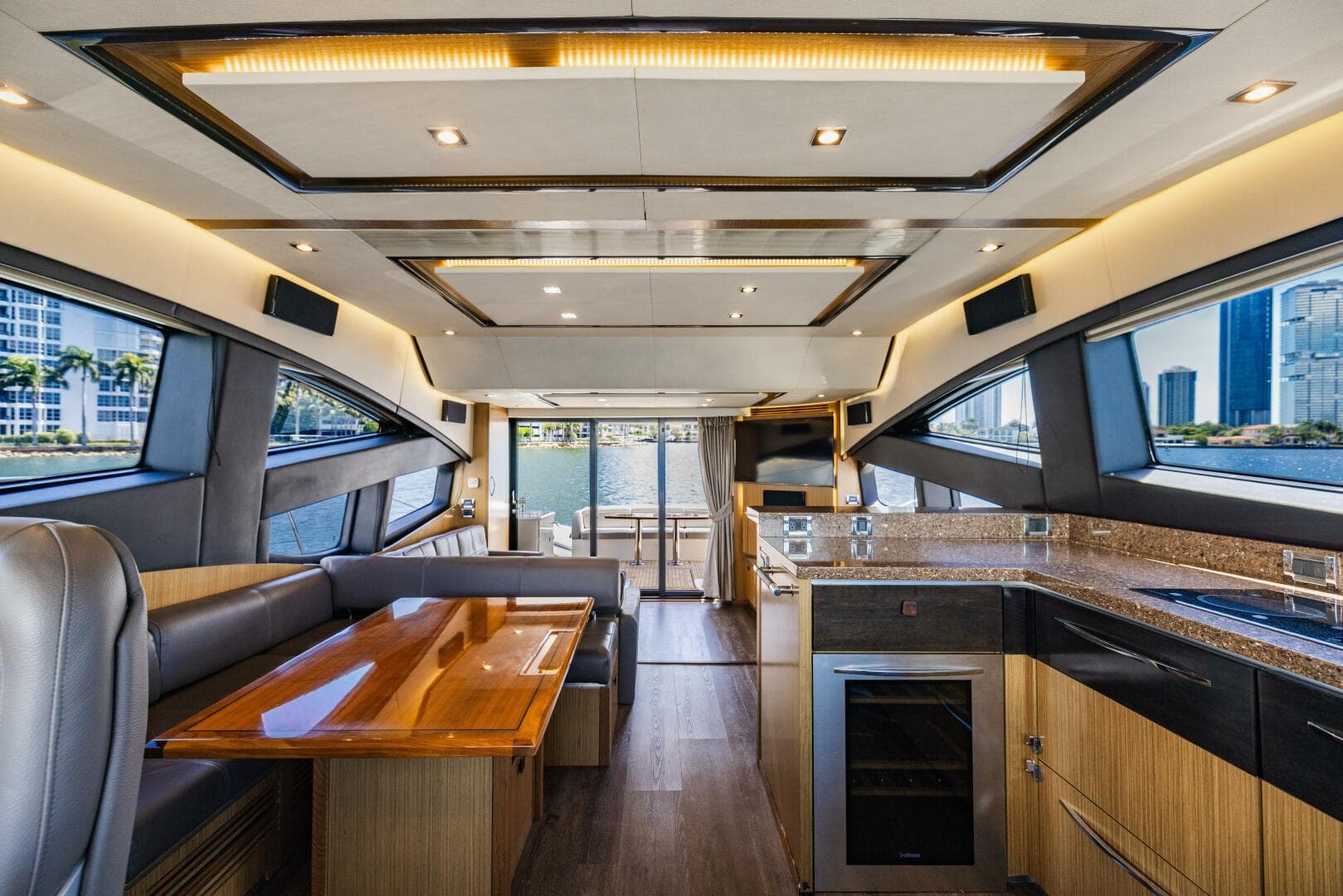 2016 Sea Ray L650 Fly