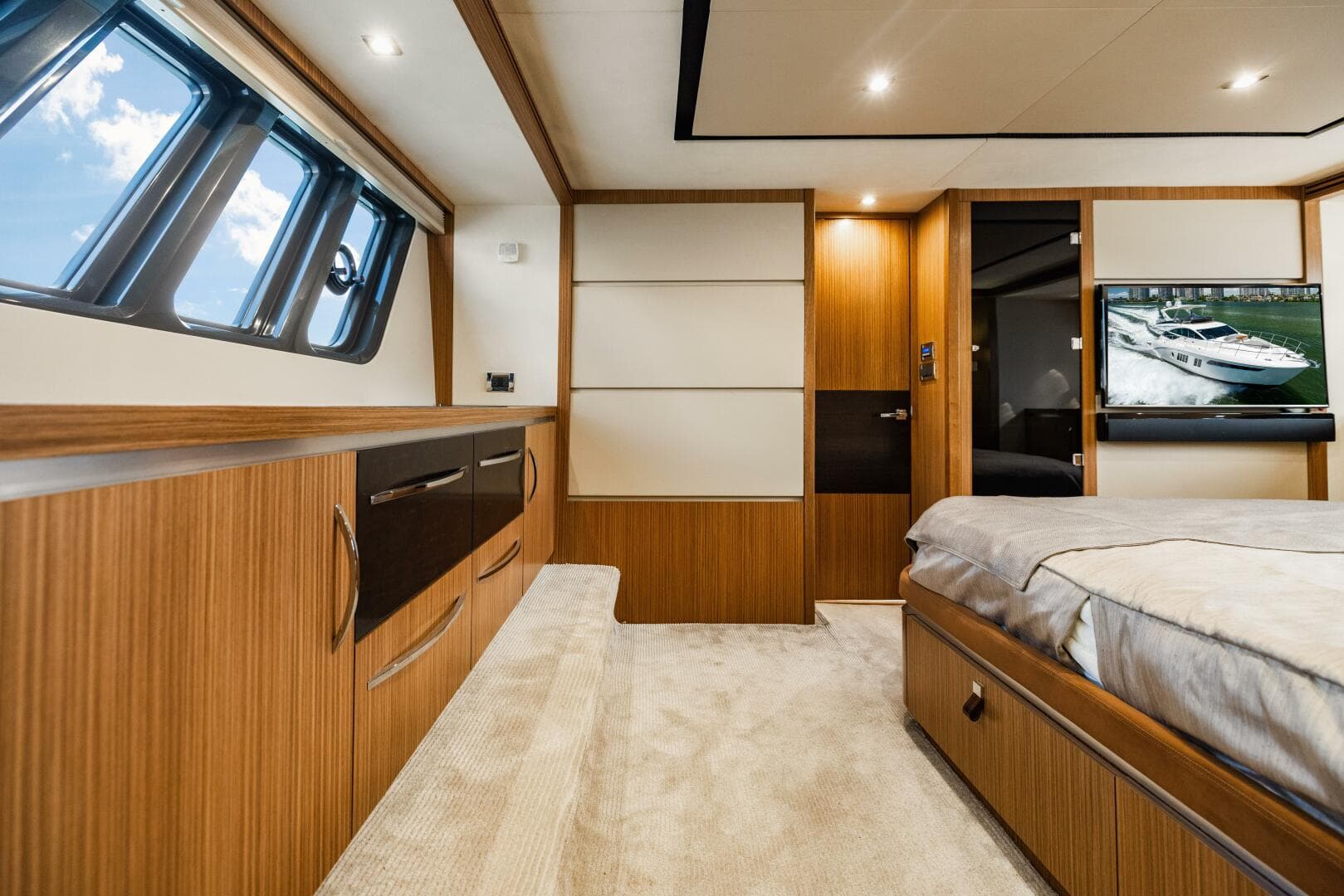 2016 Sea Ray L650 Fly