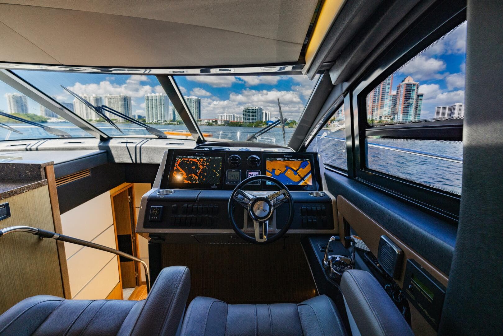 2016 Sea Ray L650 Fly