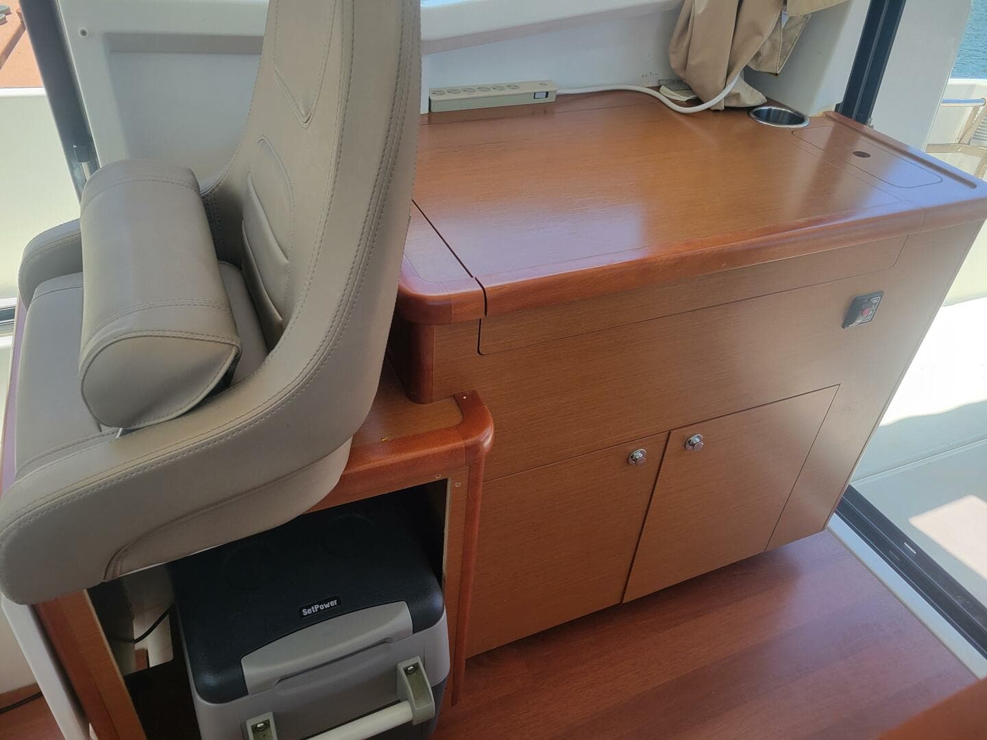 2016 Jeanneau Merry Fisher 855