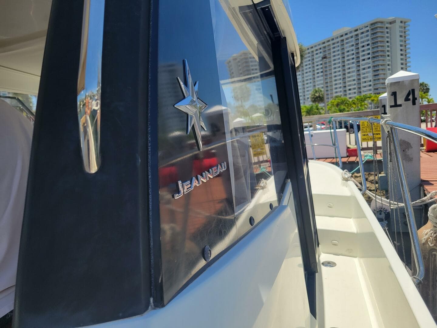 2016 Jeanneau Merry Fisher 855