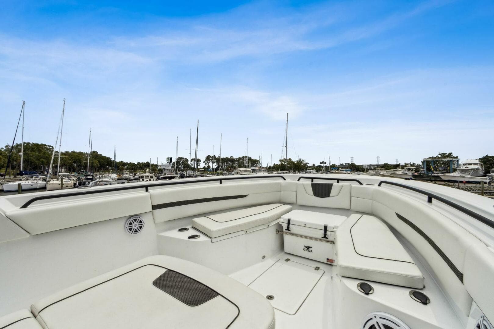2023 Wellcraft 352 Fisherman Center Console