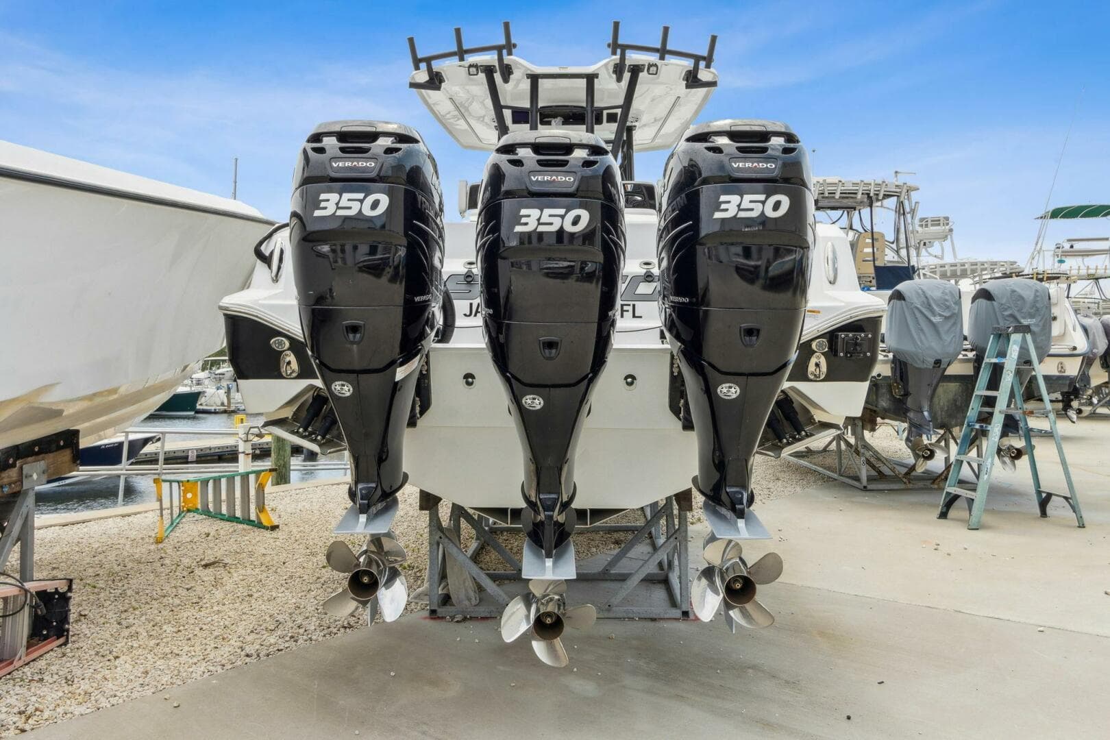 2023 Wellcraft 352 Fisherman Center Console