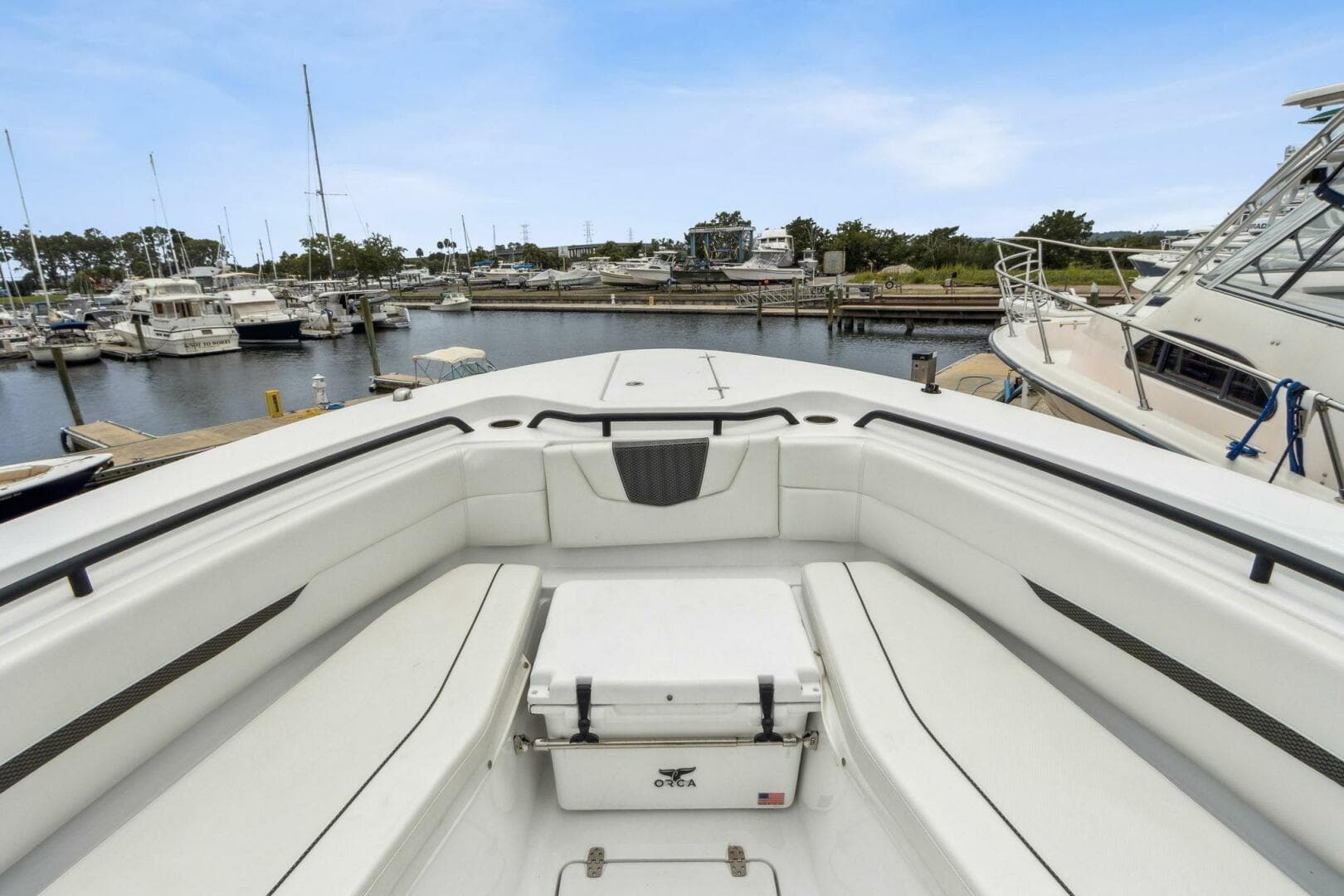 2023 Wellcraft 352 Fisherman Center Console