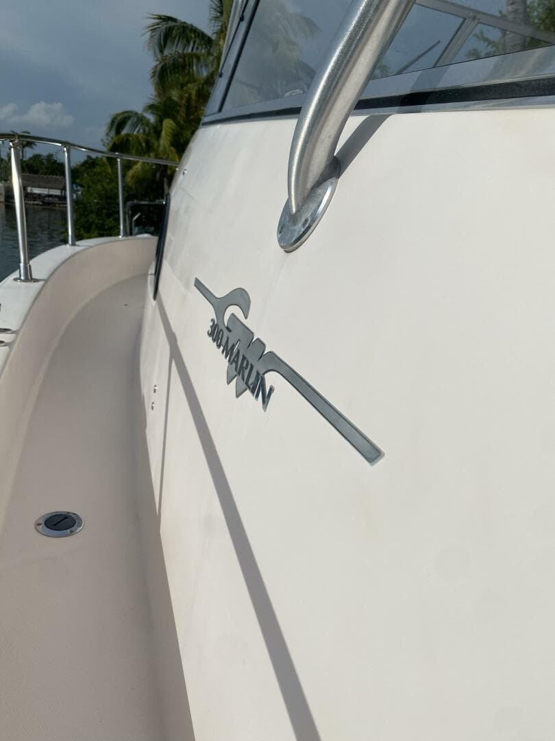 2005 Grady-White Marlin 300