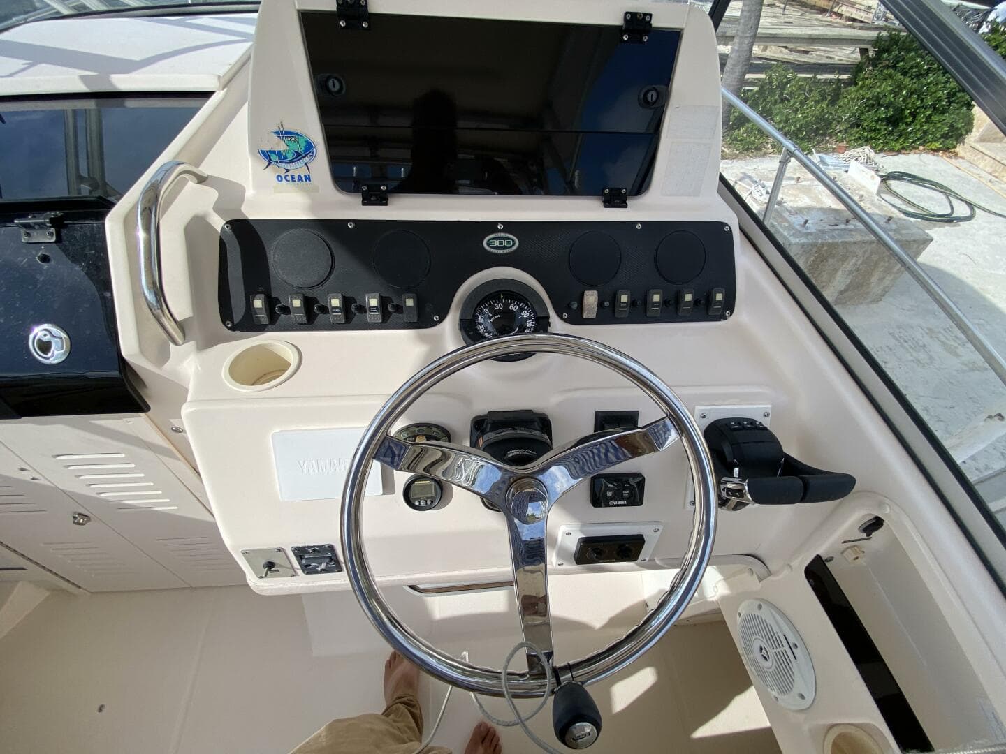 2005 Grady-White Marlin 300