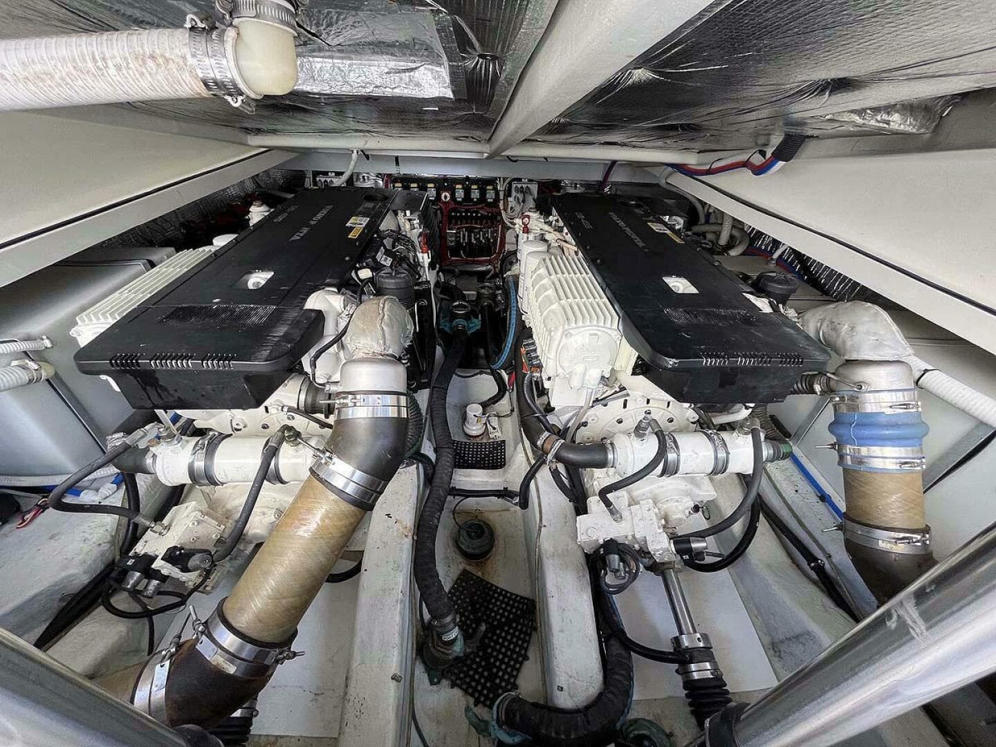 Volvo Twin 435hp Diesels