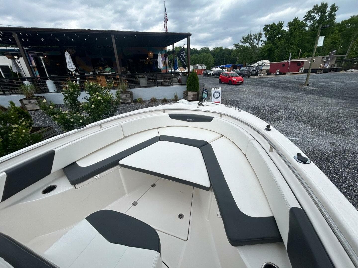 2022 Robalo R242 Center Console