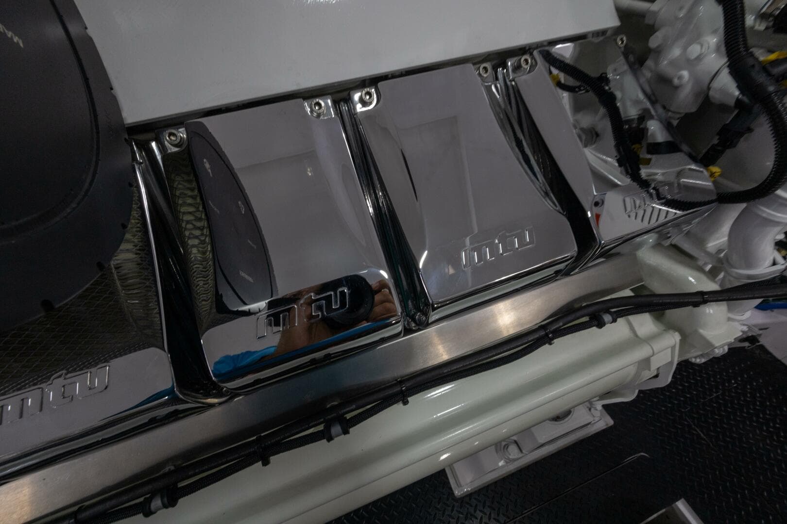 2025 82 Viking Convertible Boujie Engine Room (9)