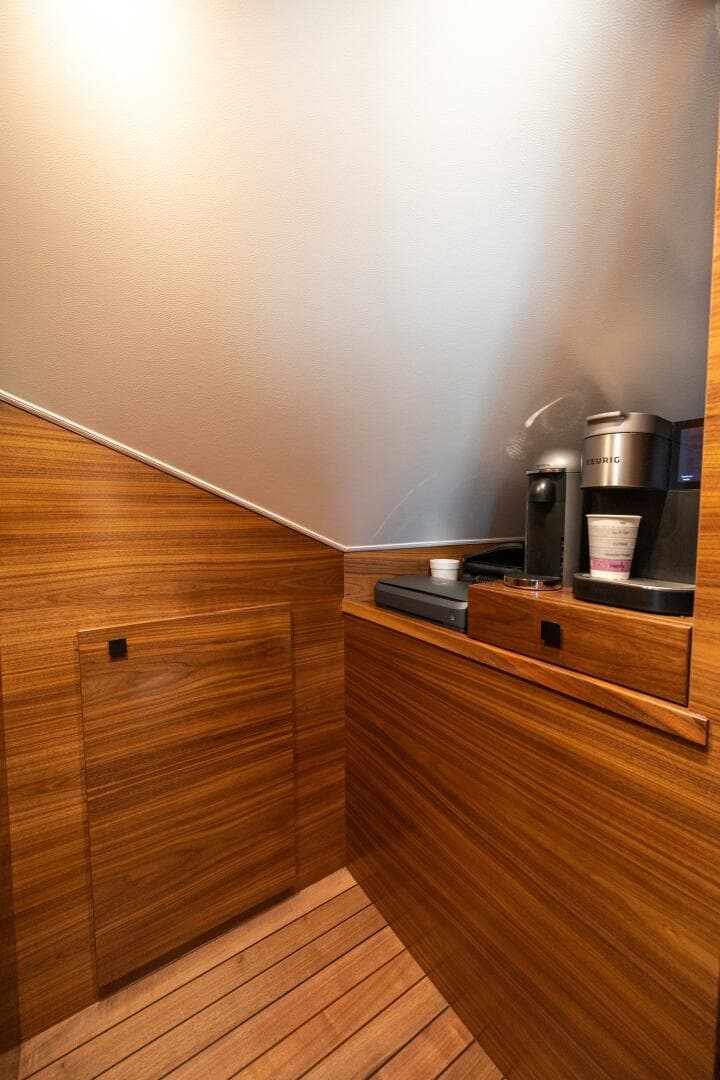 2025 82 Viking Convertible Boujie Port Coffee Room