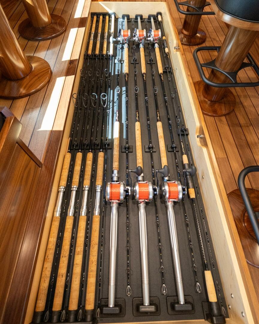 2025 82 Viking Convertible Boujie Under Dinette Tackle (2)